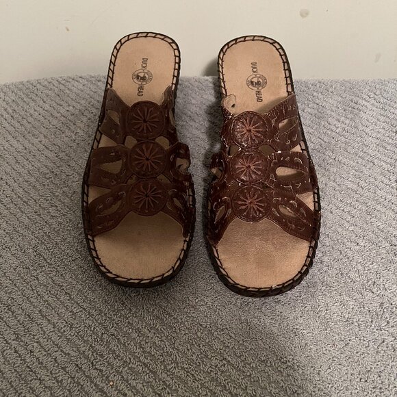 Sandals - Picture 1 of 5